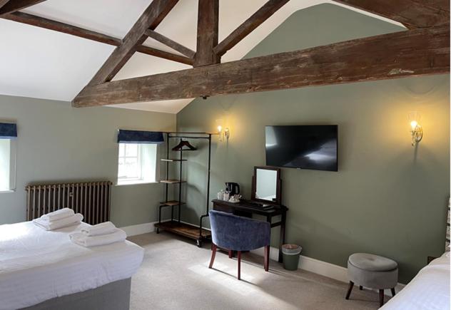 Superior Family Room image 1