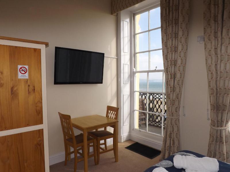 Master Double Room with Seaview image 4
