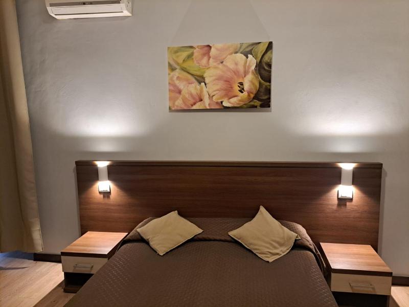 Double Room image 3