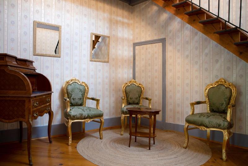 Deluxe Double Room with Extra Bed image 4