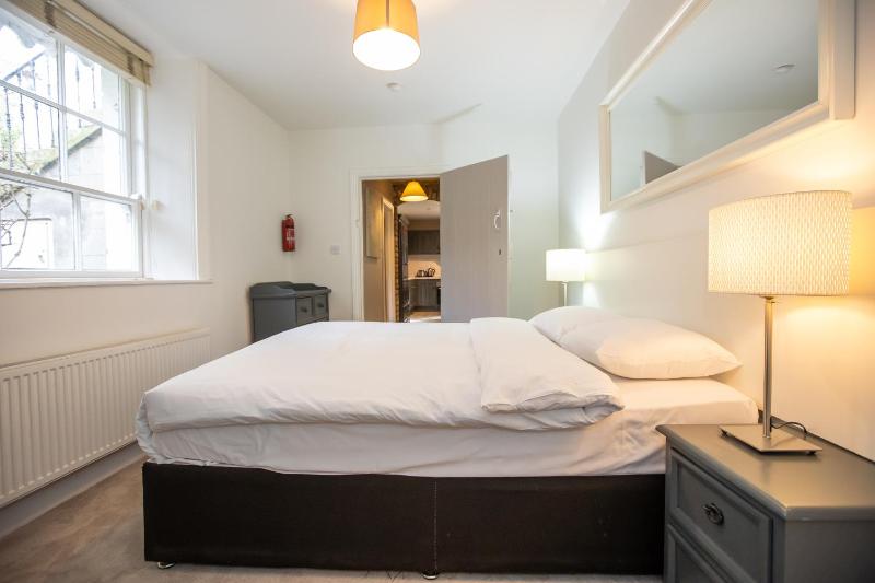 Ballsbridge Apartments - image 5