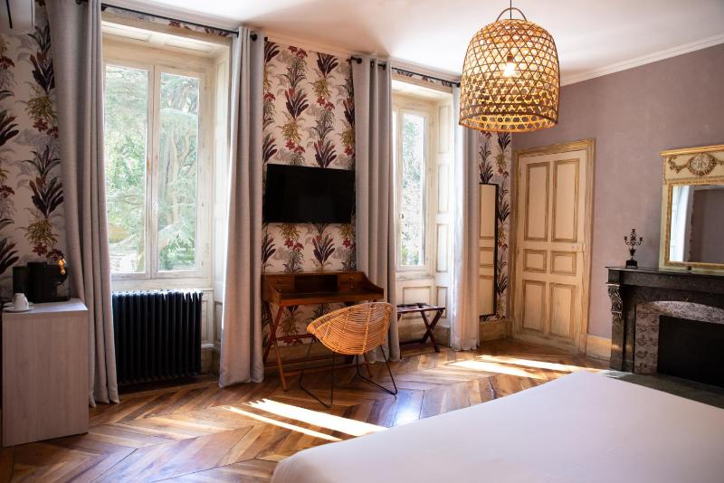 Deluxe Double Room image 3