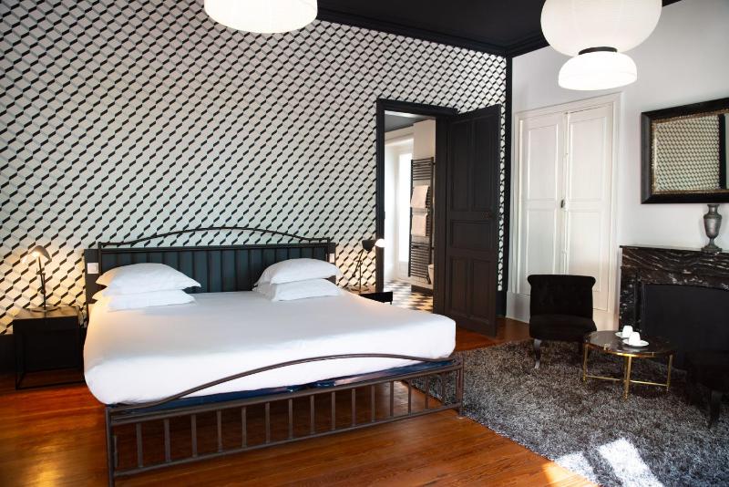 Deluxe Double Room image 1