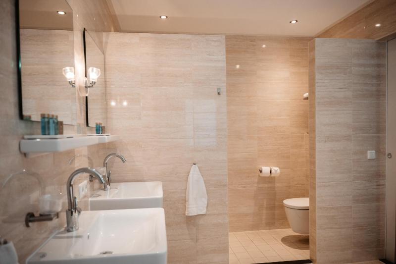 Junior Suite image 4