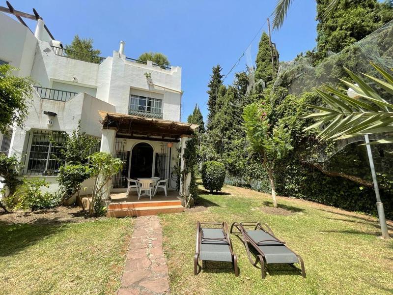 Spacious house with private pool next to Golf Club - image 12