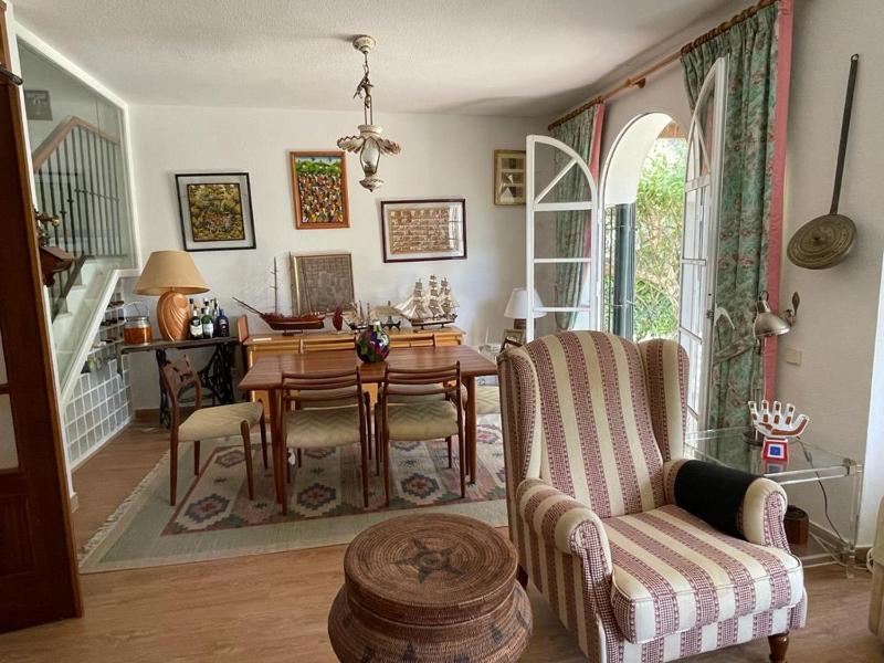 Spacious house with private pool next to Golf Club - image 1
