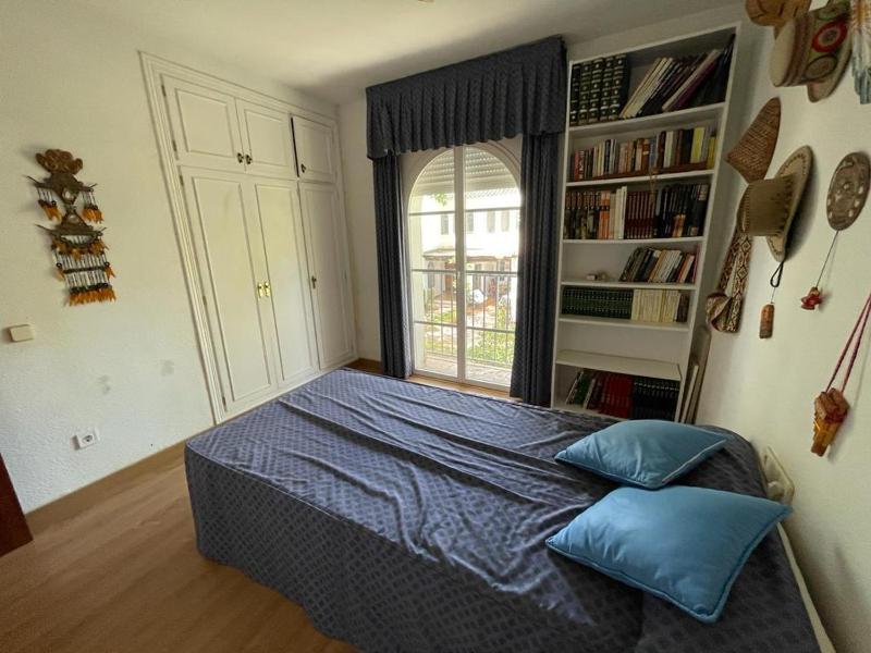 Spacious house with private pool next to Golf Club - image 3