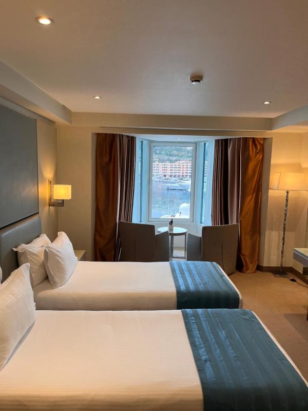 Junior Suite - Harbor view image 4