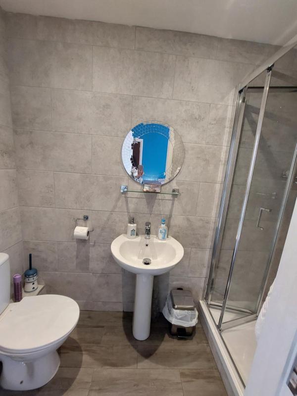 Double Room with Private Bathroom image 4