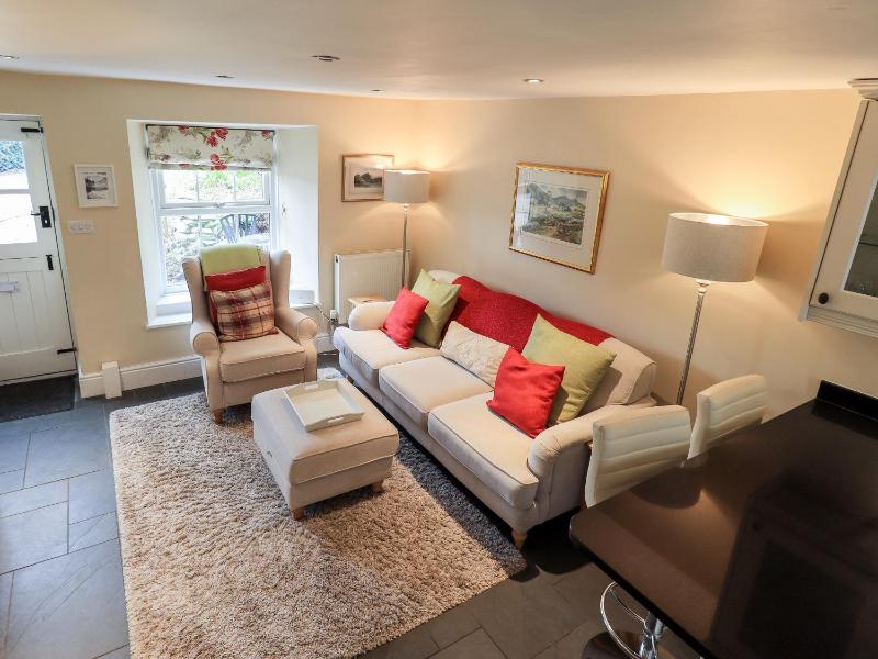 Smithy Cottage - image 12