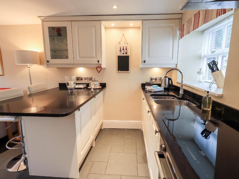 Smithy Cottage - image 11