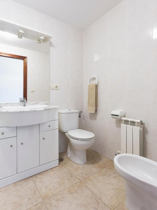 One-Bedroom Apartment image 1
