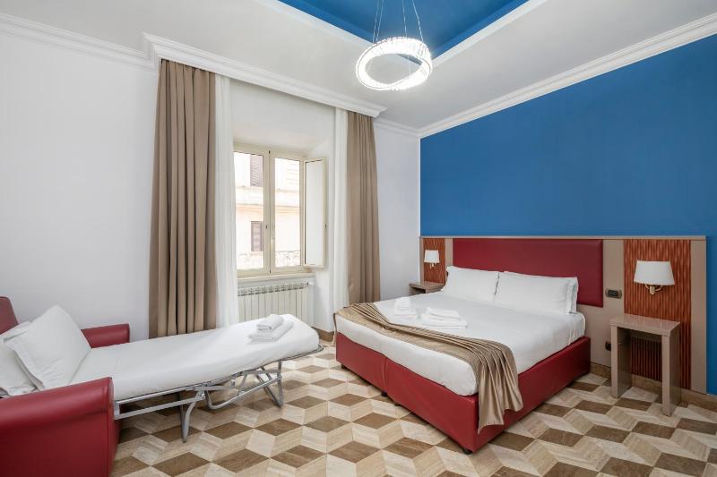 Deluxe Double Room with Extra Bed image 4