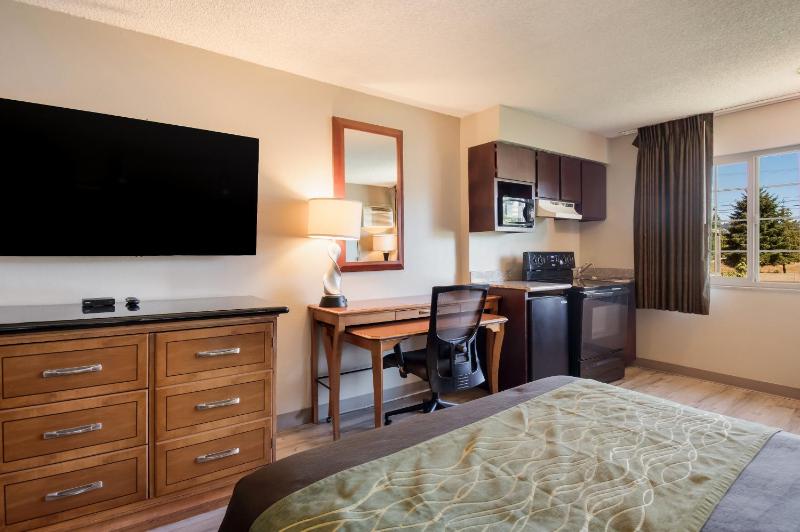 Efficiency Queen Suite with Two Queen Beds - Non Smoking image 4