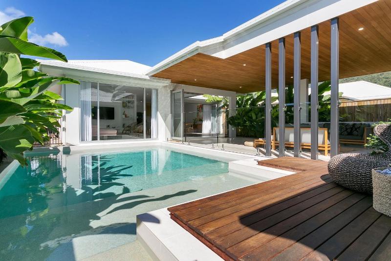Belle Escapes 94 Cascade Luxury Home Palm Cove Images