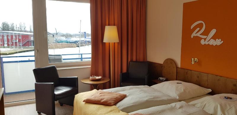 Double Room with Balcony image 2