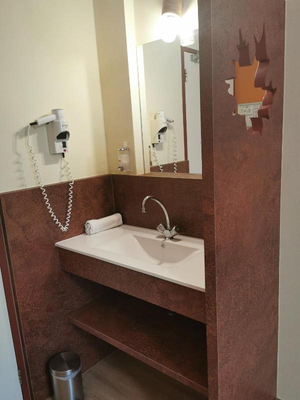 Standard Double Room image 1