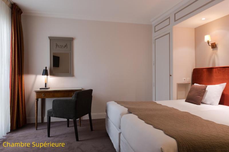 Superior Queen Room image 4