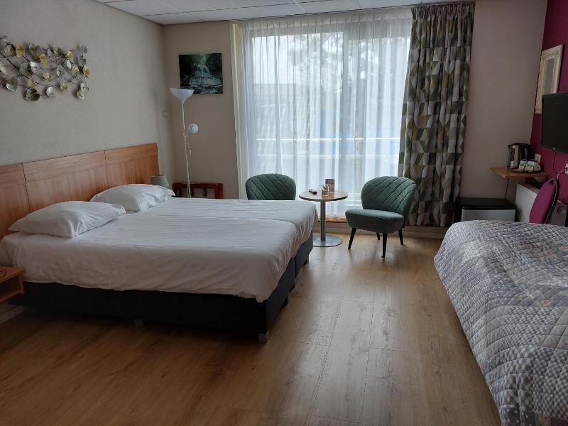 Triple Room with Garden View image 1