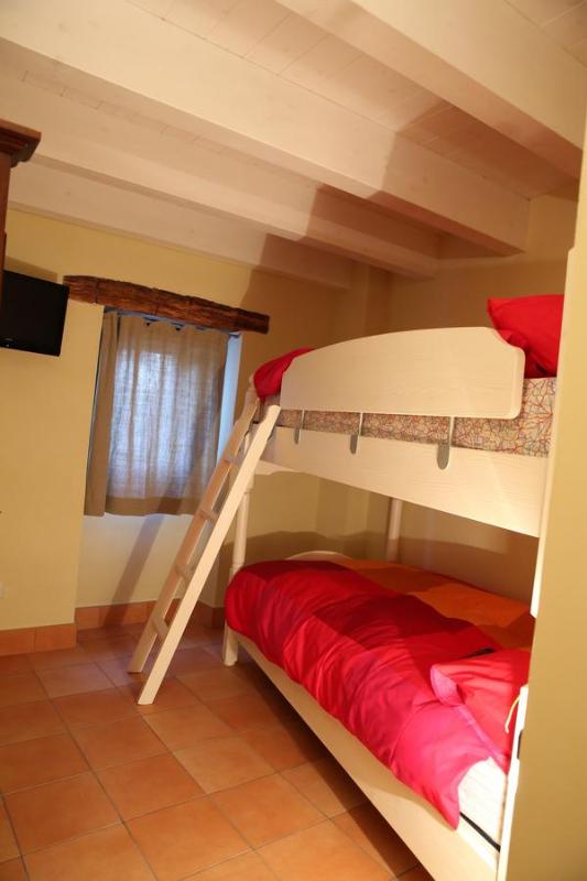 Twin Room image 3
