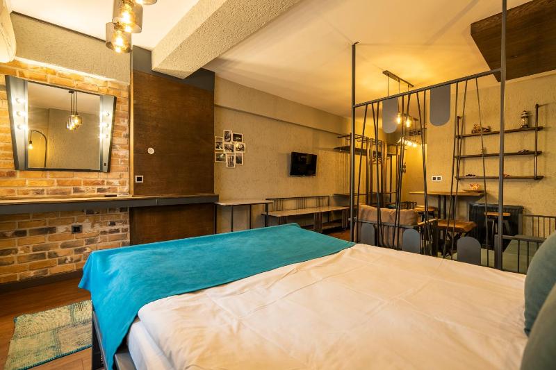 Cube Suites - image 3