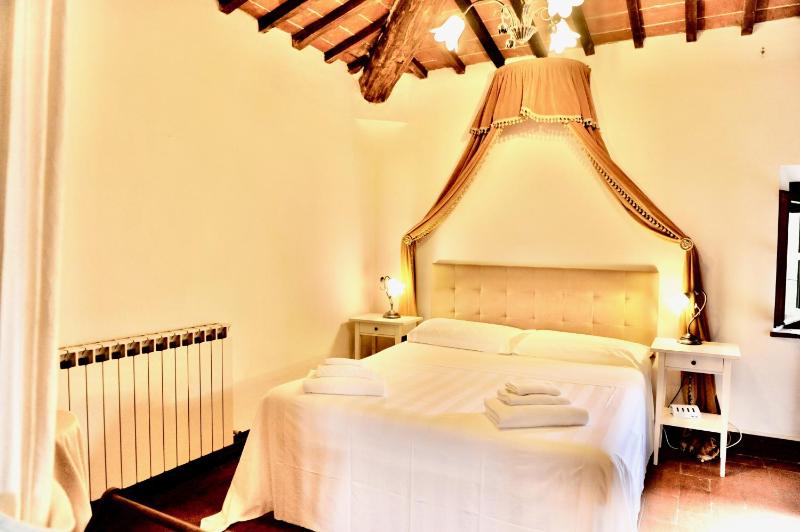 Superior Triple Room image 3