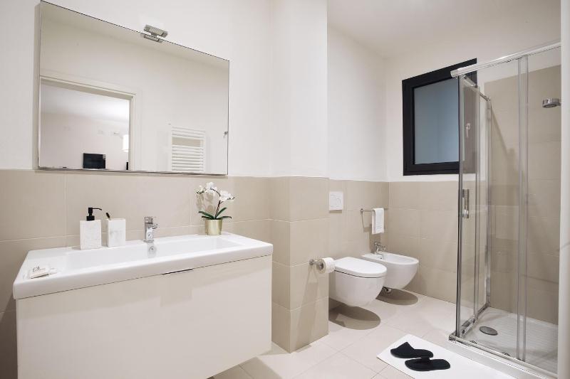 One-Bedroom Apartment image 3