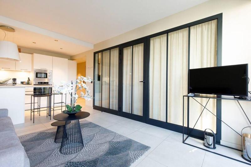 Marriott area superb 1 bedroom - image 11