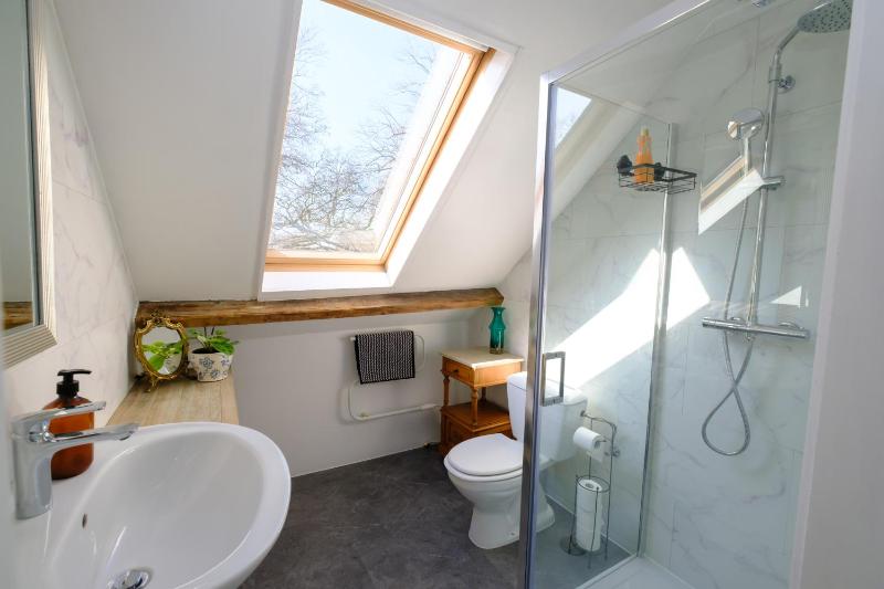 Quadruple Room image 2
