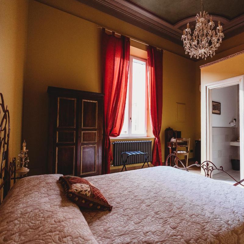 Superior Double Room image 3