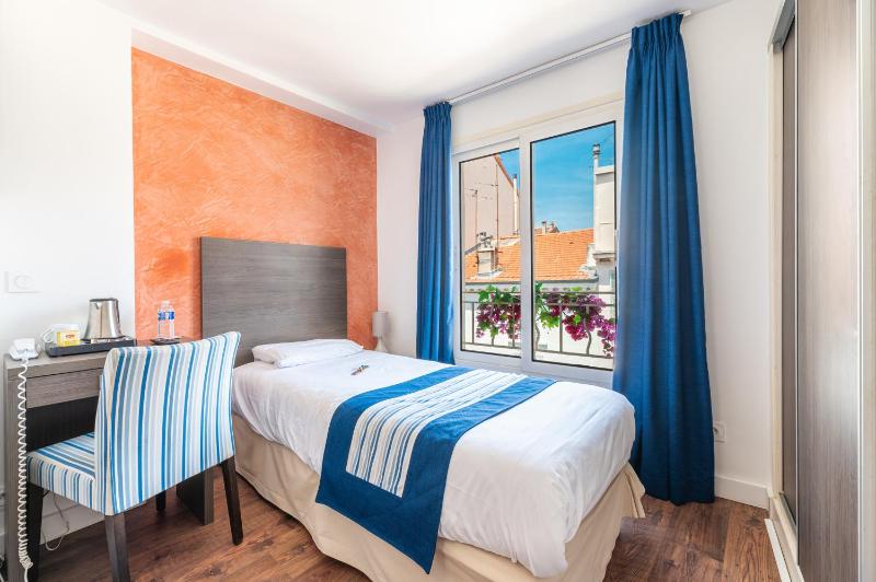 Standard Single Room image 1