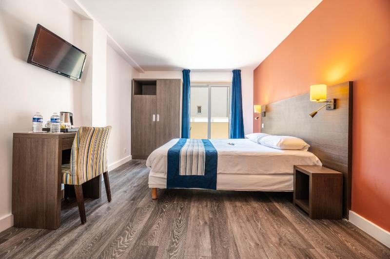 Double Room with Terrace image 1