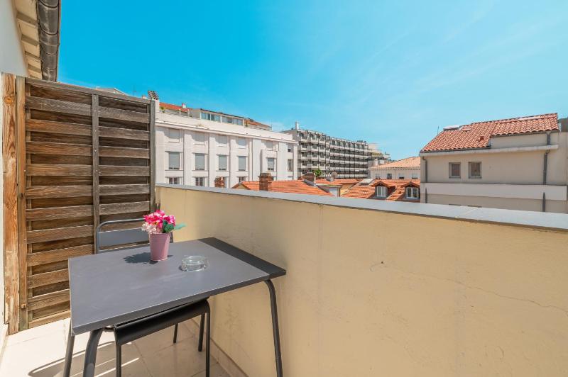 Double Room with Terrace image 2