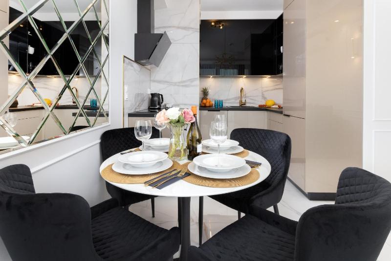 Plac Unii Apartment Gdynia Śródmieście by Renters Prestige - image 23