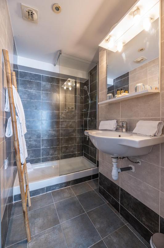Double Room with Terrace image 3