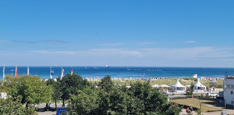 Double Room with Sea View image 4