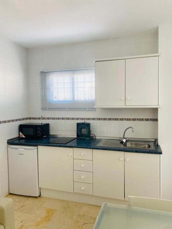 One-Bedroom Apartment with Terrace and Sea View image 1
