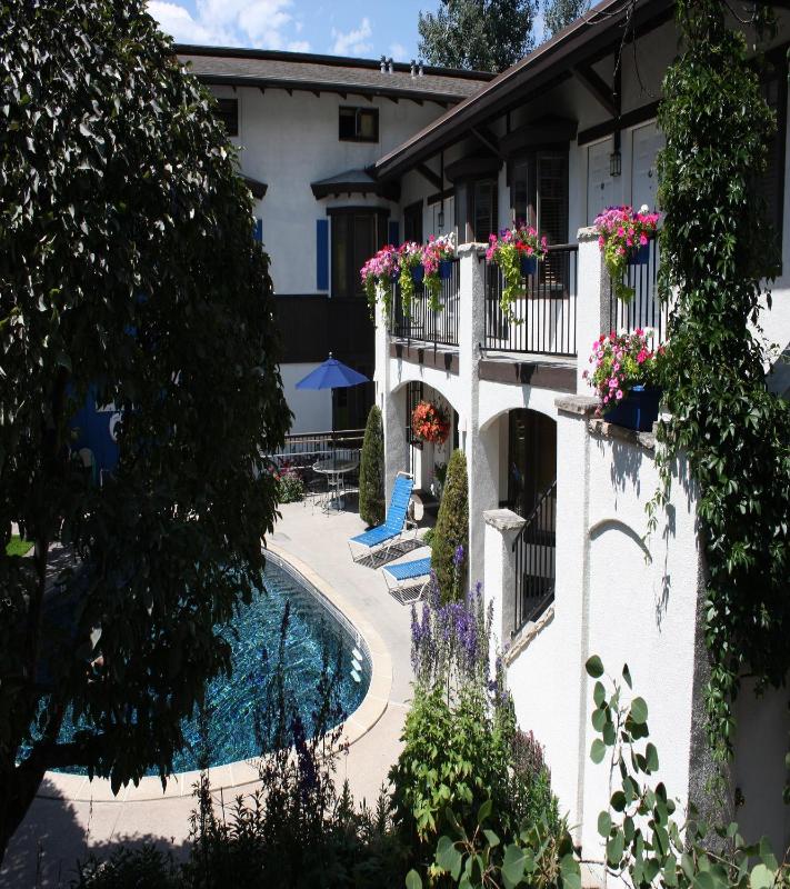 St Moritz Lodge and Condominiums - image 15