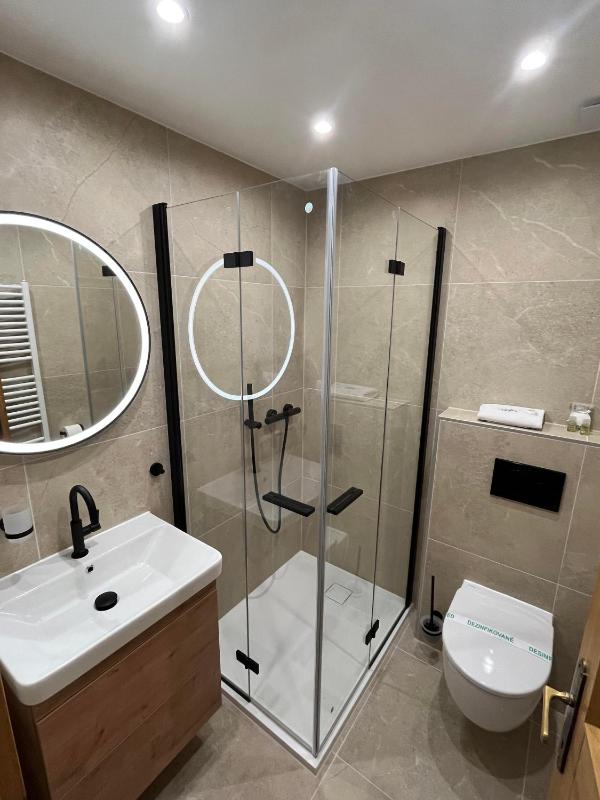 Standard Double Room image 3