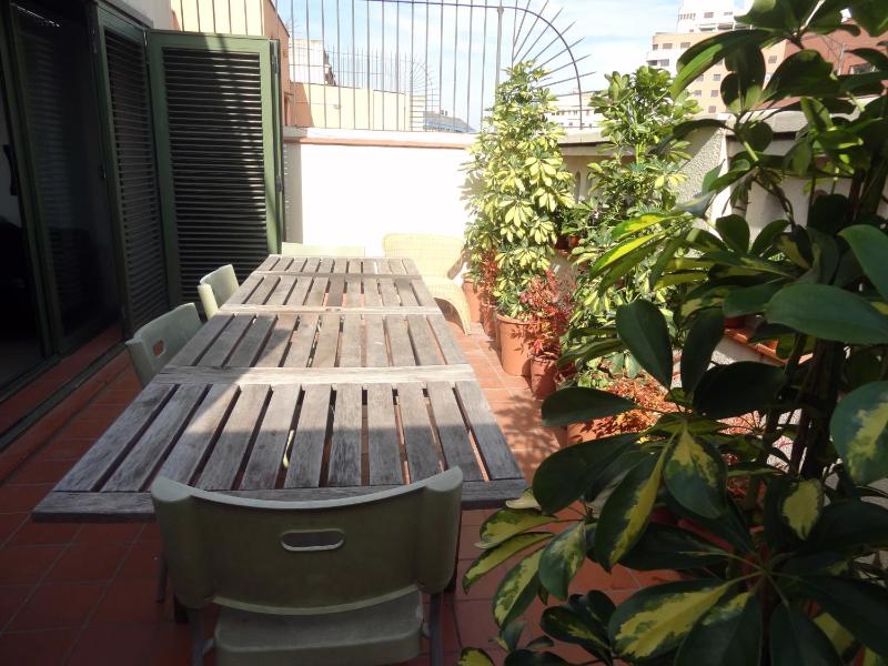 Three-Bedroom Apartment with Terrace image 3