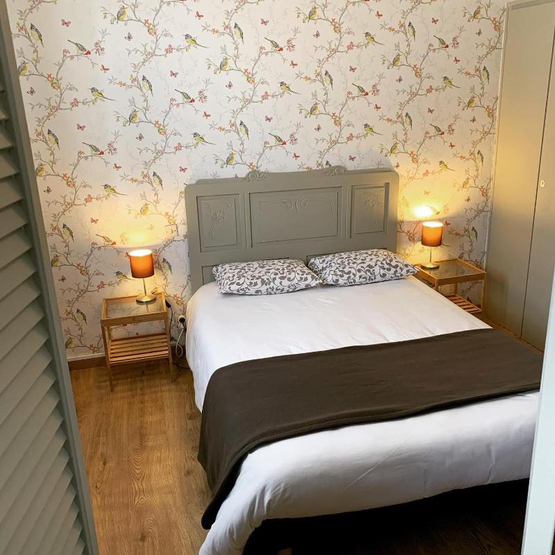 Single Room with Shower image 2