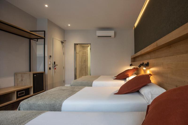 Fontanella By BCN URBAN Rooms - image 12