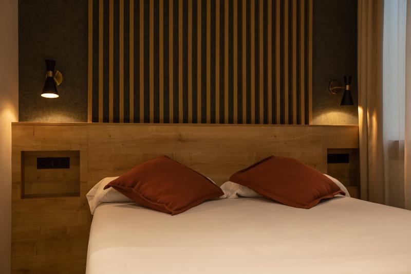 Fontanella By BCN URBAN Rooms - image 3