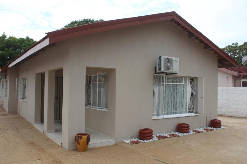 Deluxe Guest House - image 3