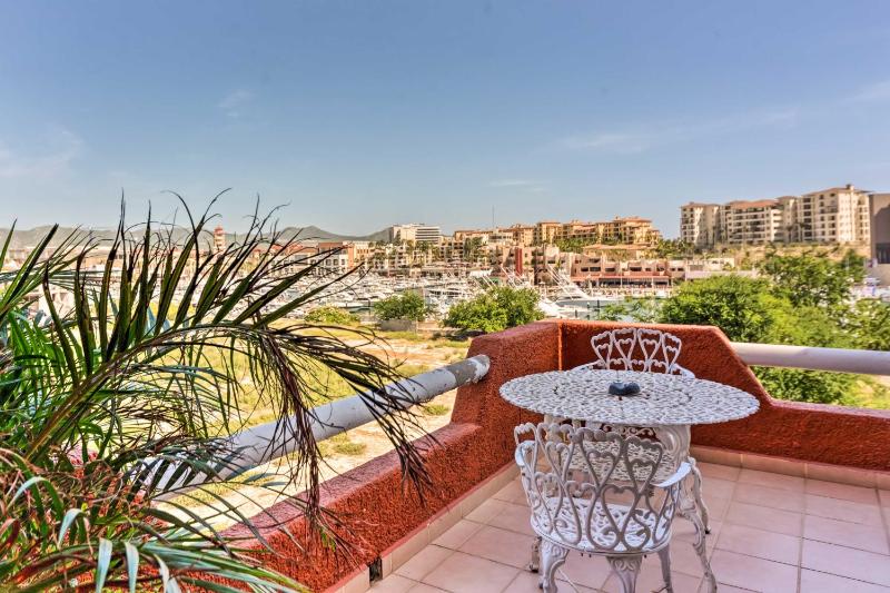 Chic Cabo San Lucas Getaway < 2 Miles to Beaches! - image 5