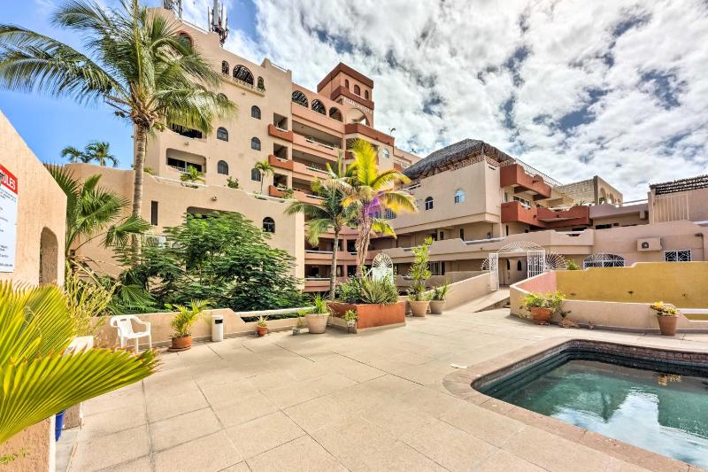 Chic Cabo San Lucas Getaway < 2 Miles to Beaches! - image 6