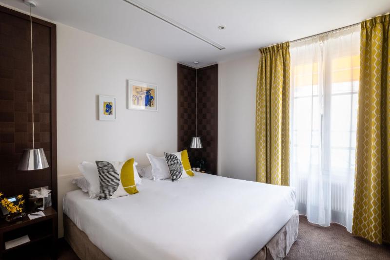 Twin Room image 2
