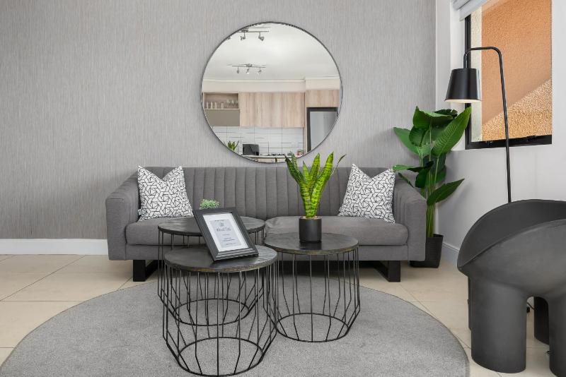 One-Bedroom Apartment image 1
