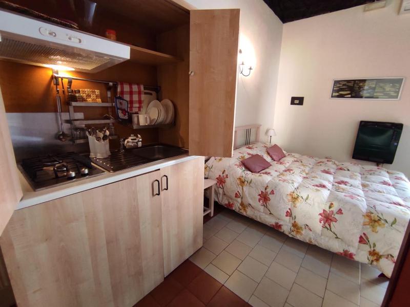 Double Room image 4