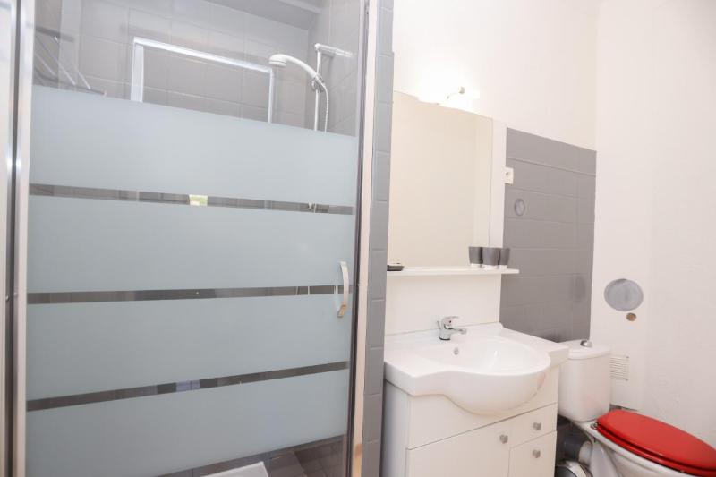 Double Room image 3
